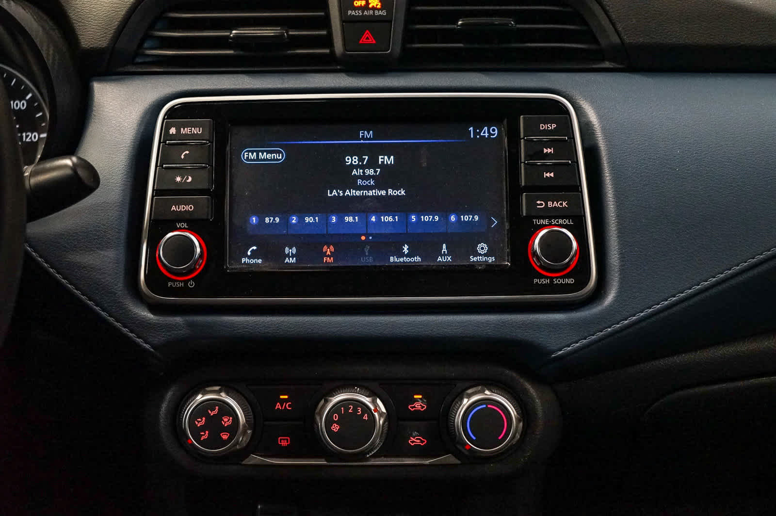 Used 2025 Nissan Versa SV w/ Trunk Package FWD image 14
