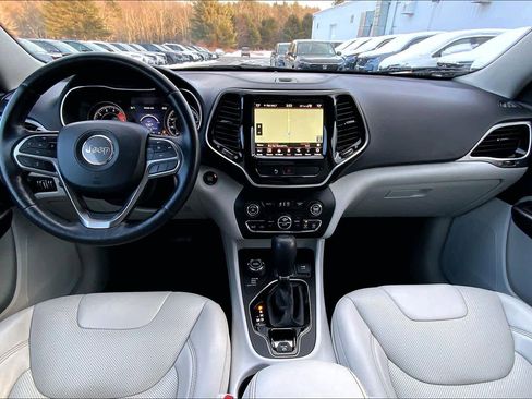 Used 2020 Jeep Cherokee Limited image 16