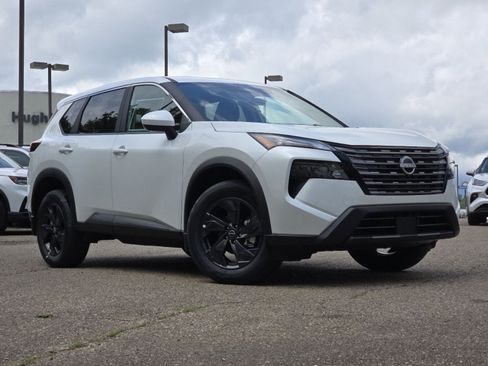 New 2026 Nissan Rogue SV w/ Cold Weather Package AWD/4WD image 2