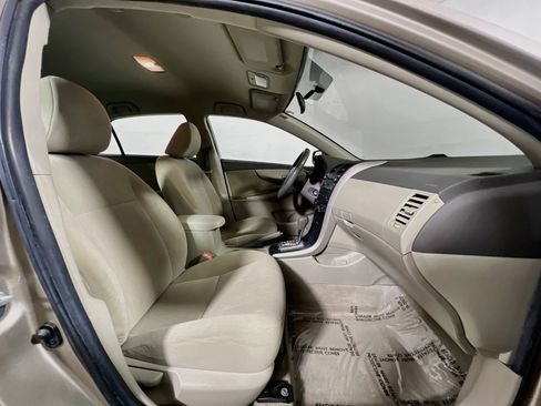 Used 2010 Toyota Corolla LE FWD image 30