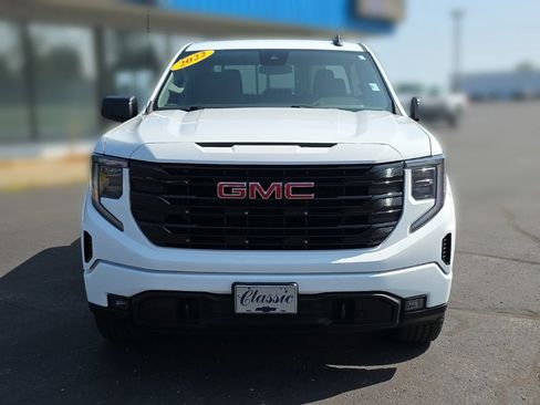 Used 2023 GMC Sierra 1500 Elevation AWD/4WD image 3