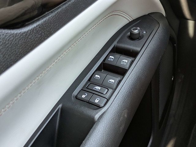 Used 2022 Jeep Compass Limited AWD/4WD image 23