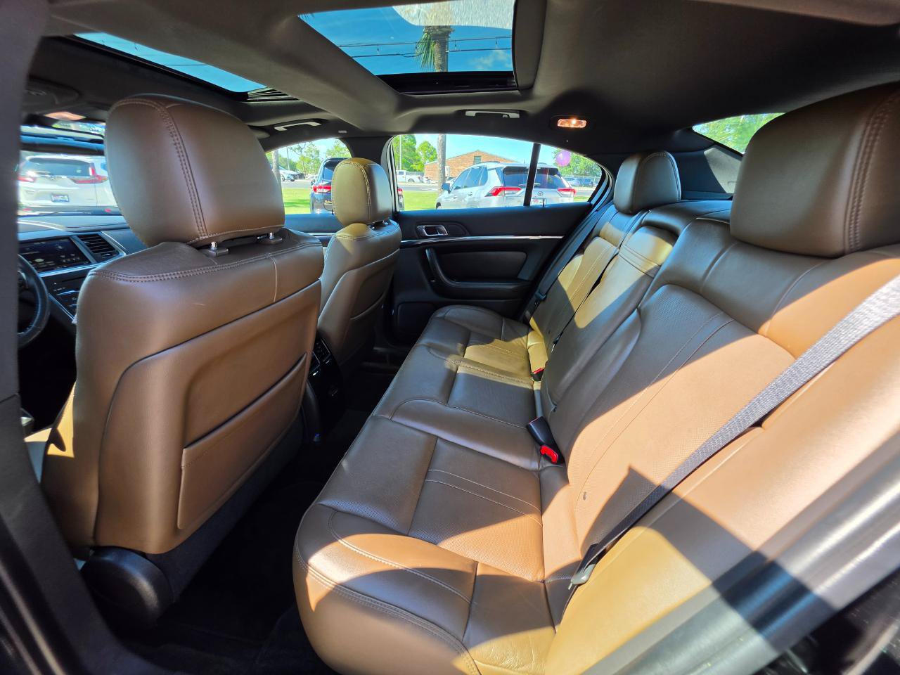 Used 2013 Lincoln MKS FWD image 11