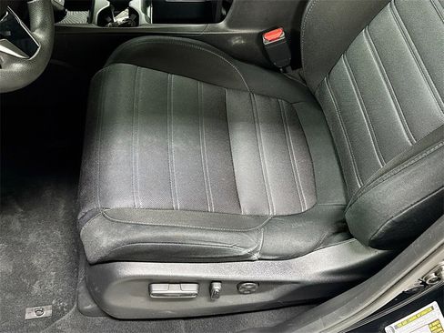 Used 2018 Honda CR-V EX image 16