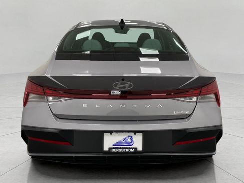 New 2026 Hyundai Elantra Limited FWD image 4