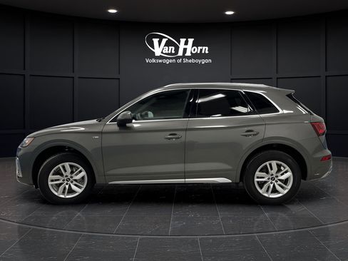Used 2023 Audi Q5 2.0T Premium w/ Convenience Package AWD/4WD image 11
