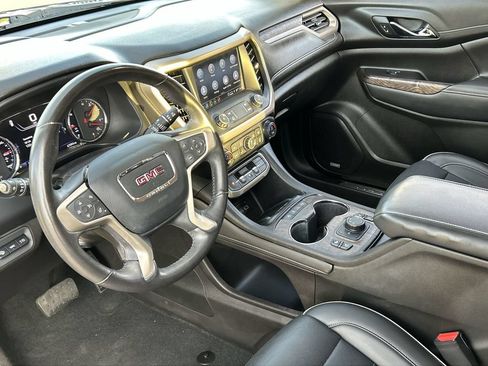 Used 2022 GMC Acadia Denali w/ Denali Ultimate Package FWD image 10