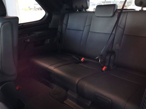 Certified 2025 Toyota Sequoia Platinum AWD/4WD image 18