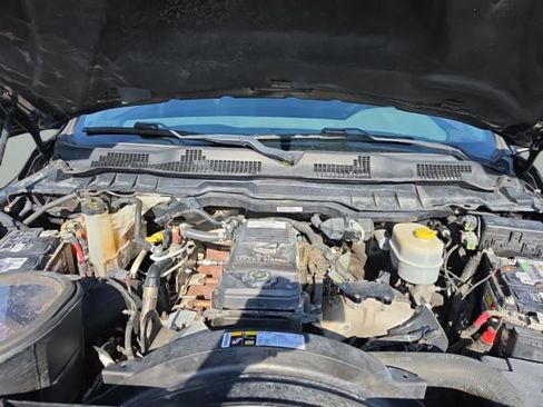 Used 2018 RAM 2500 SLT w/ Luxury Group AWD/4WD image 10