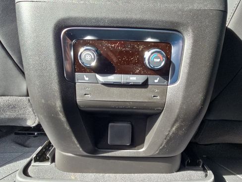 New 2026 Chevrolet Suburban High Country AWD/4WD image 38