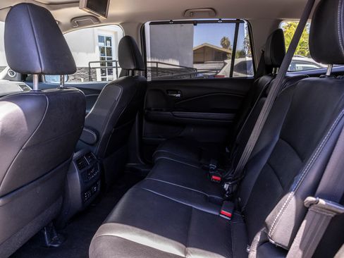 Used 2017 Honda Pilot Touring image 23