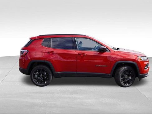 New 2025 Jeep Compass Latitude w/ Sun & Sound Group image 2
