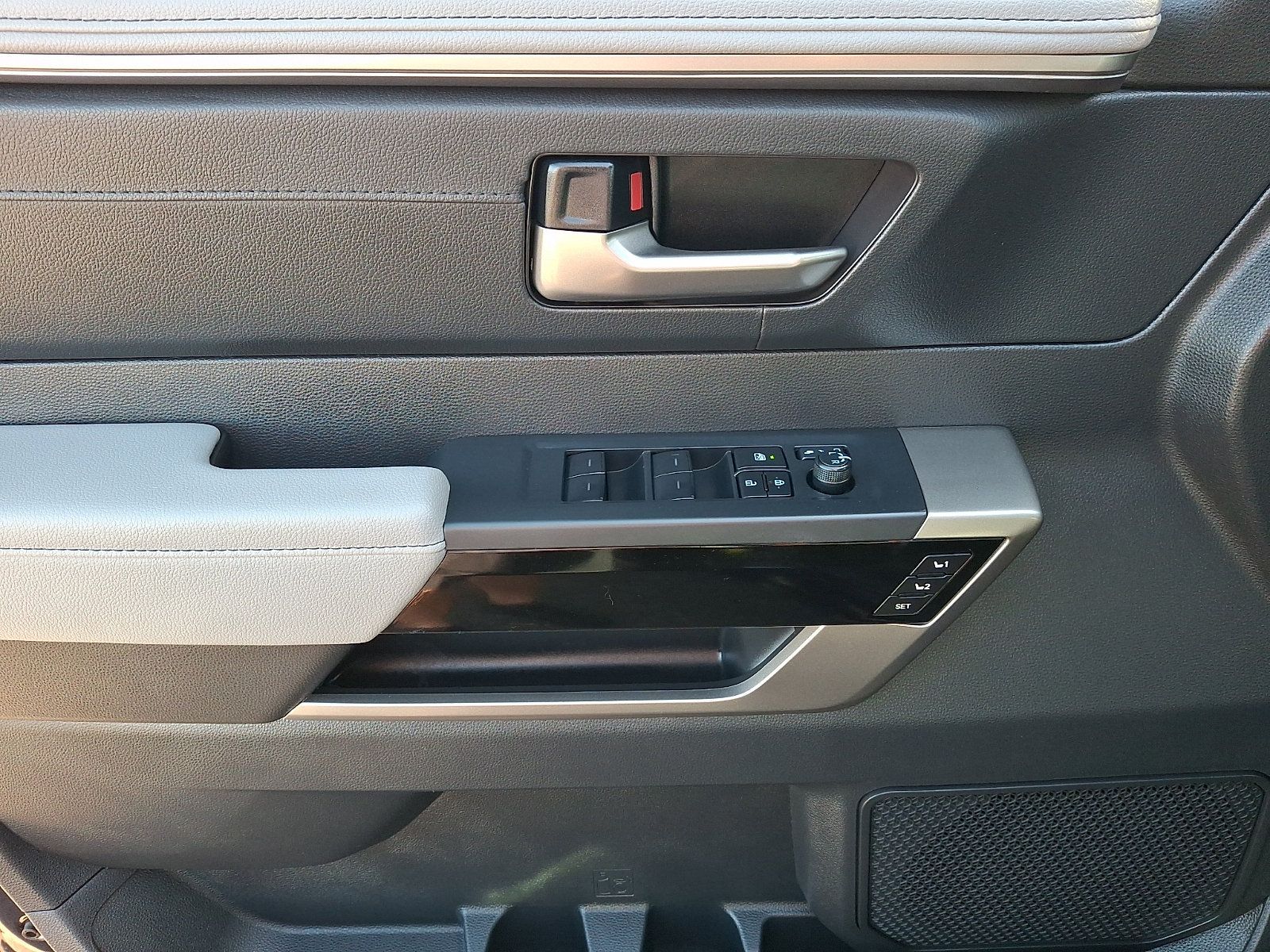 Certified 2026 Toyota Tundra Limited AWD/4WD image 12