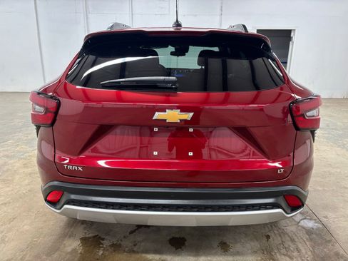 Used 2025 Chevrolet Trax LT w/ Driver Confidence Package FWD image 6
