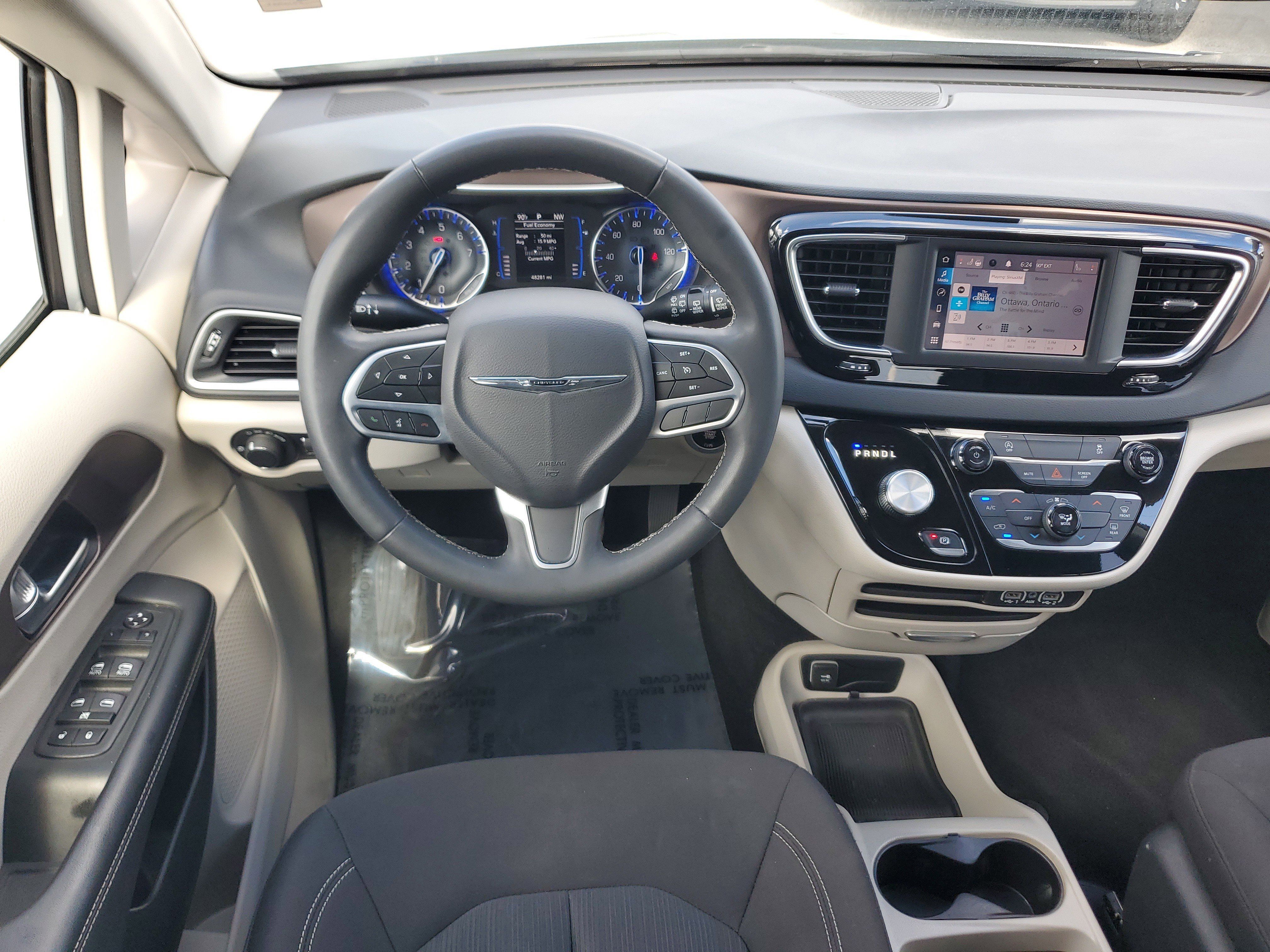 Used 2023 Chrysler Voyager LX FWD image 21
