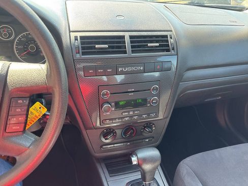 Used 2009 Ford Fusion SE FWD image 9