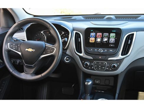Used 2018 Chevrolet Equinox Premier image 17