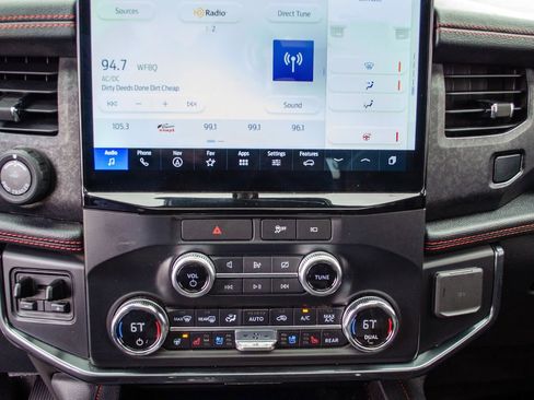 Used 2022 Ford Expedition Max Limited image 21