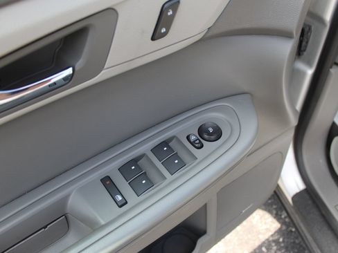 Used 2016 Chevrolet Traverse LT FWD image 21