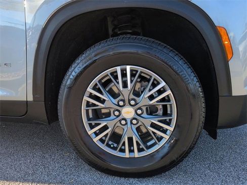 Used 2025 Chevrolet Traverse LT image 10