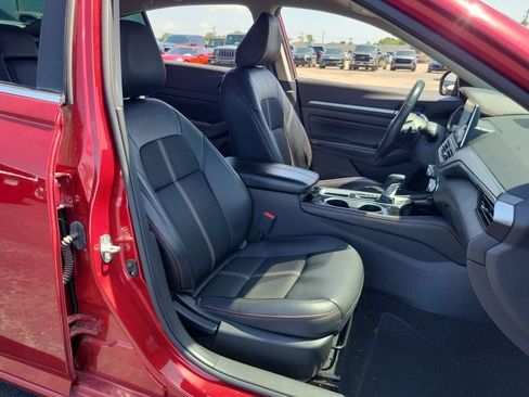 Used 2023 Nissan Altima 2.5 SR FWD image 27