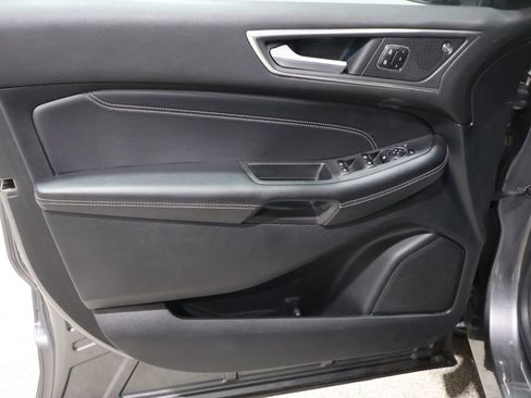 Used 2023 Ford Edge Titanium image 13
