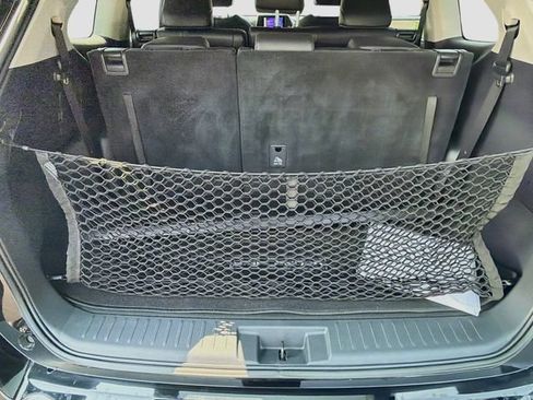 Used 2023 Toyota Highlander XLE AWD/4WD image 24