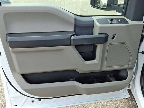 Used 2022 Ford F250 XL w/ Power Equipment Group RWD image 8