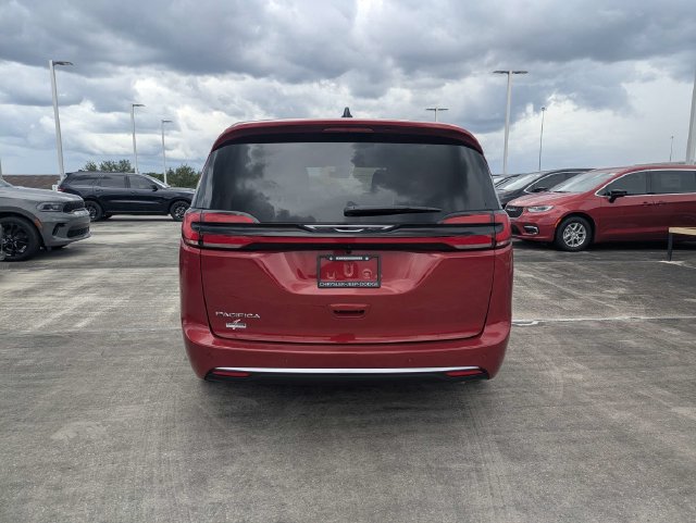 New 2027 Chrysler Pacifica Select FWD image 5