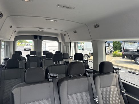 Used 2024 Ford Transit 350 XLT RWD image 12