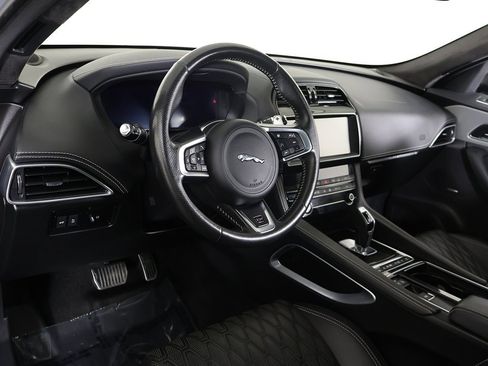 Used 2020 Jaguar F-PACE SVR image 30