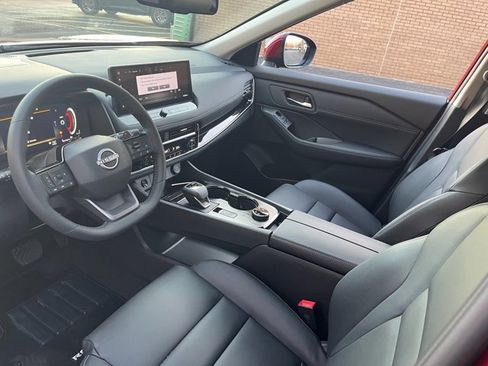 New 2025 Nissan Rogue SL AWD/4WD image 13