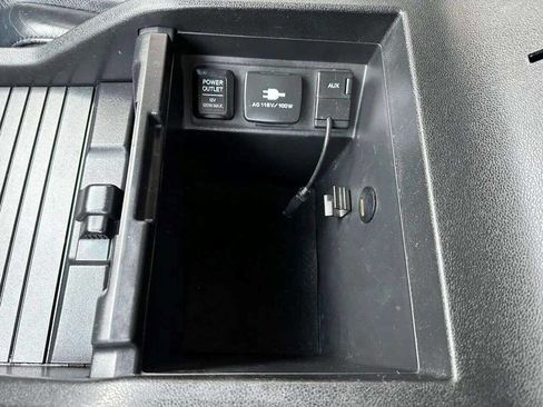 Used 2011 Honda Pilot Touring image 30