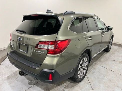 Used 2018 Subaru Outback 3.6R Touring AWD/4WD image 10