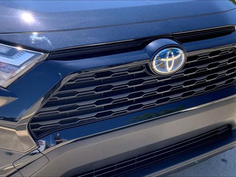 Used 2024 Toyota RAV4 LE AWD/4WD image 31