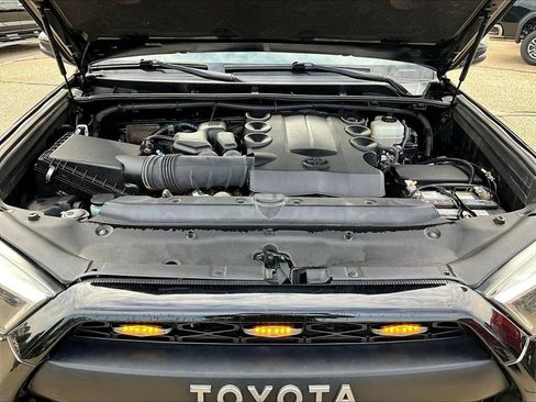 Used 2019 Toyota 4Runner TRD Off-Road Premium AWD/4WD image 31