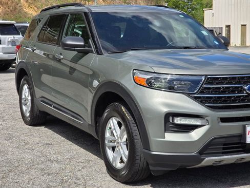 Used 2020 Ford Explorer XLT w/ Equipment Group 202A AWD/4WD image 49