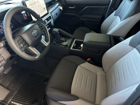 New 2025 Toyota Tacoma TRD Off-Road image 9