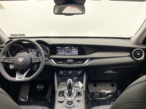 Used 2020 Alfa Romeo Stelvio Ti AWD/4WD image 14