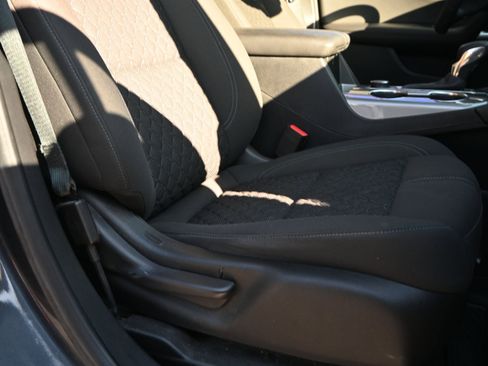 Used 2021 Chevrolet Blazer LT image 32