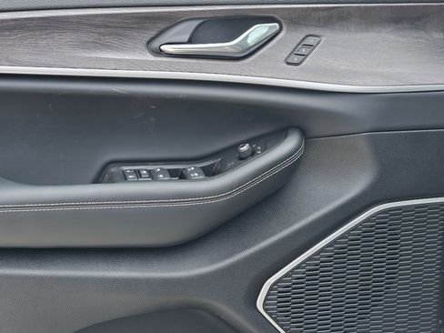 New 2026 Jeep Grand Cherokee Limited image 17