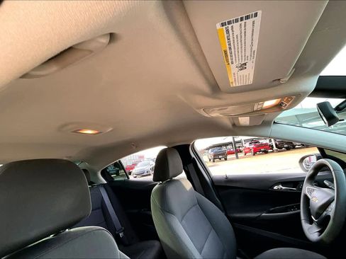 Used 2017 Chevrolet Cruze LT image 14