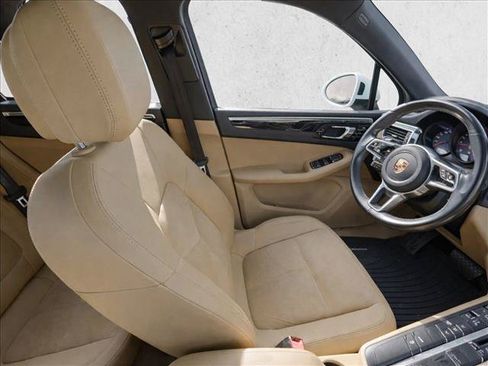 Used 2018 Porsche Macan AWD/4WD image 15