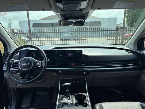 Used 2026 Kia Carnival FWD image 36