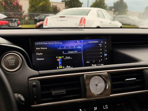 Used 2018 Lexus IS 300 w/ Comfort Package RWD image 44