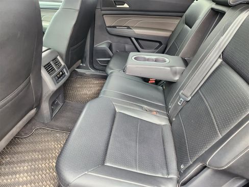 Used 2021 Volkswagen Atlas SE image 24