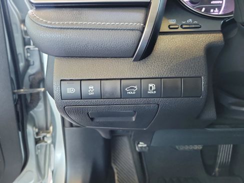 Certified 2023 Toyota Camry SE image 11