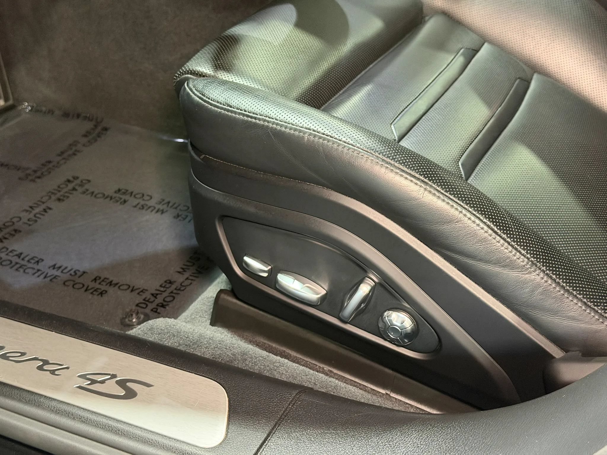 Used 2020 Porsche Panamera 4S w/ Premium Package Plus AWD/4WD image 18