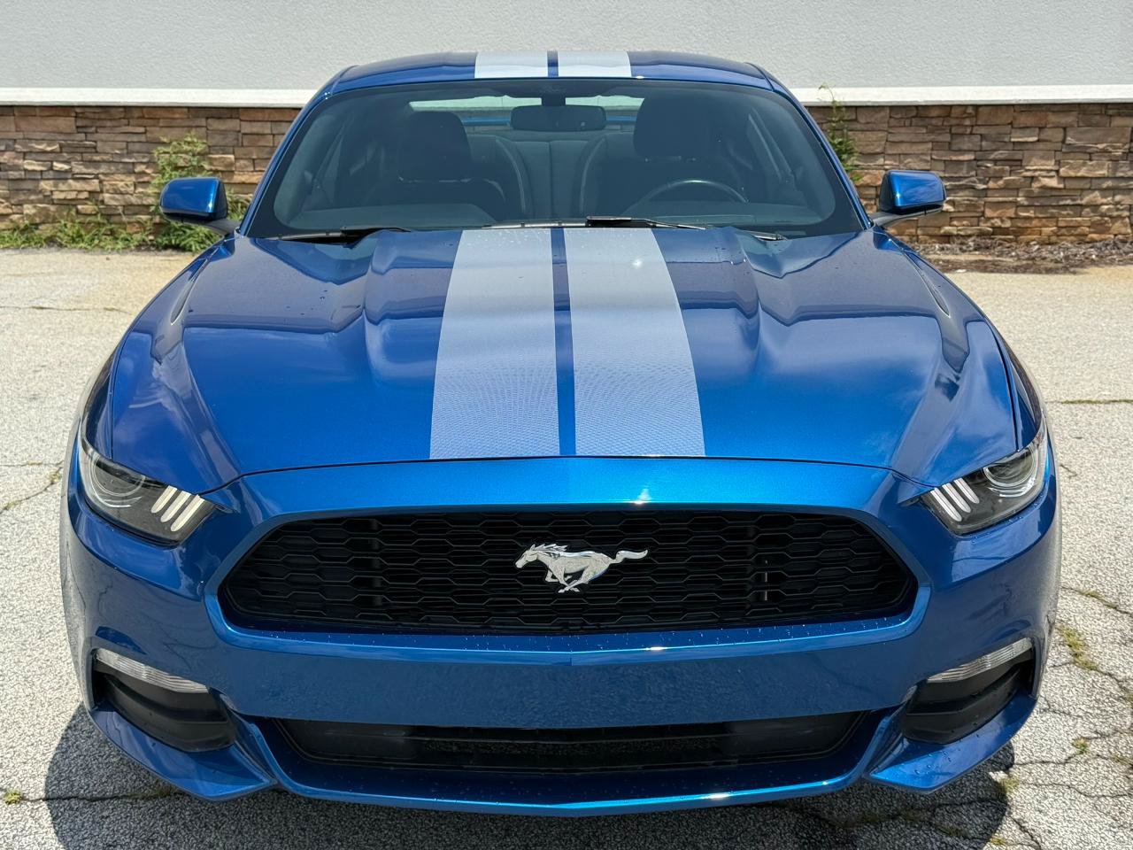 Used 2017 Ford Mustang Coupe RWD image 6
