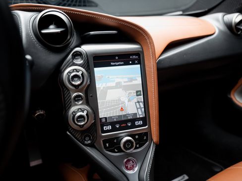 Used 2018 McLaren 720S image 45